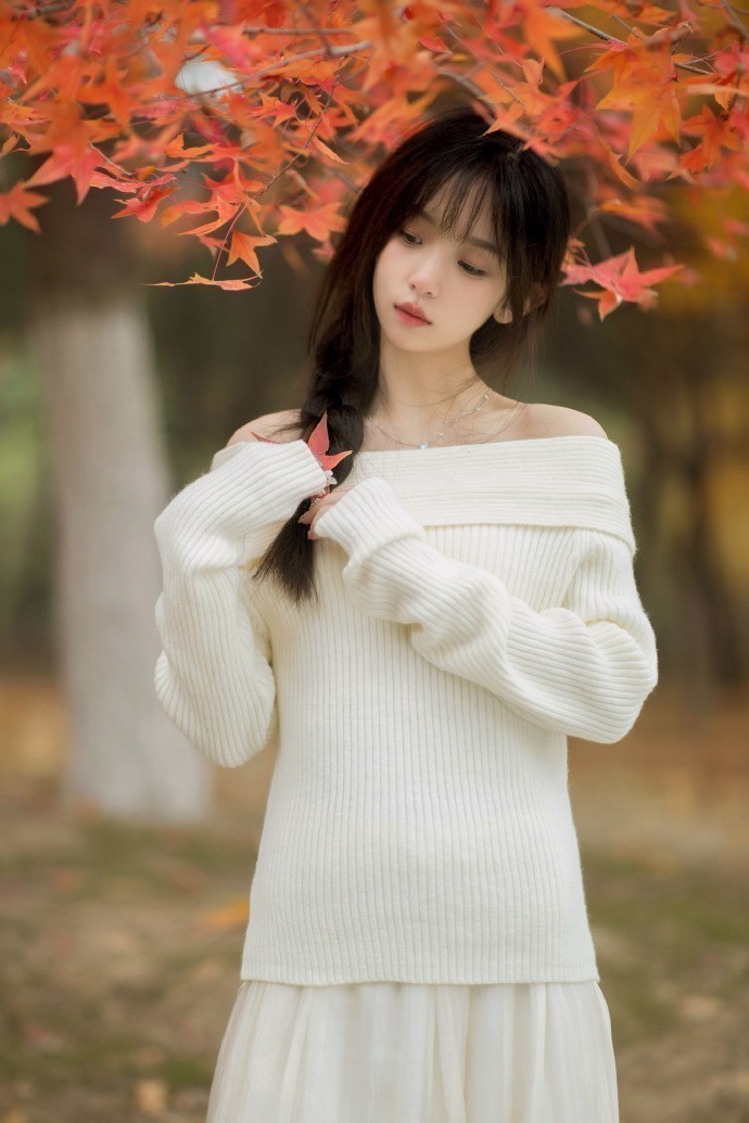 邮报：前曼联青训图安泽贝目前自由身，获埃弗顿、小蜜蜂等队关注